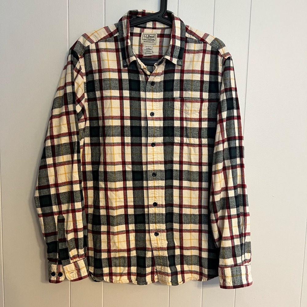 L.L.‎ Bean long sleeve plaid flannel size M